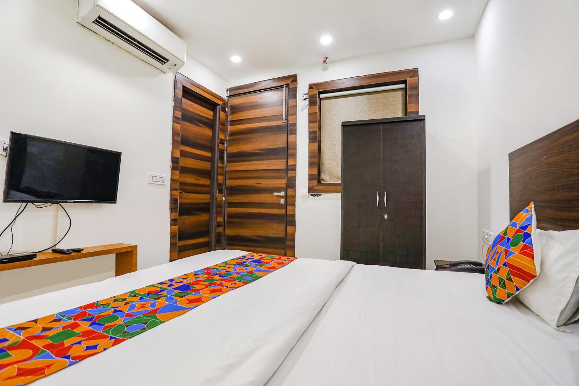 Fabhotel Kinsfolk Ghaziabad Buitenkant foto